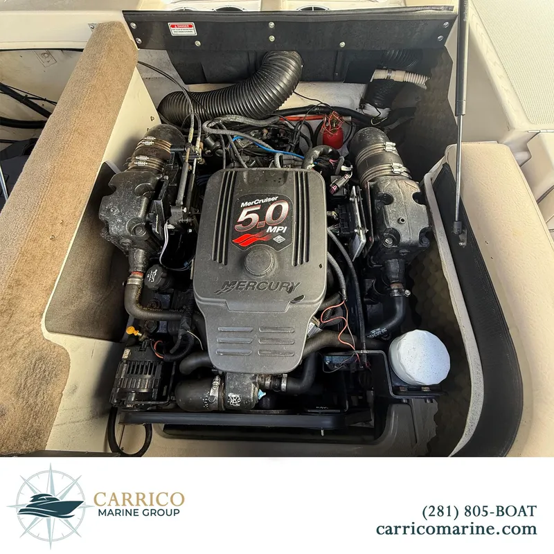 Slide: The Image of Engine of 2003 Sea Ray 220 Bow Rider with MerCruiser 5.0 MPI. - 14