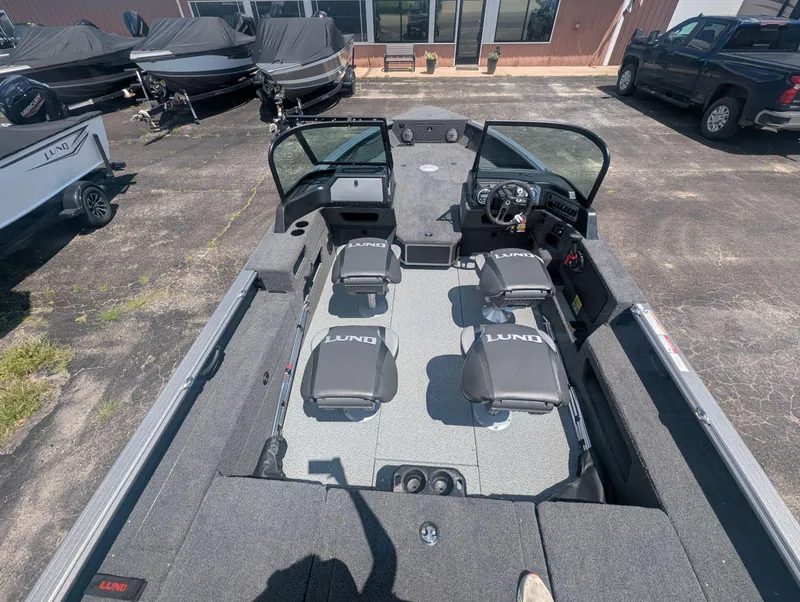 Slide: The Image of 2026 Lund 2075 Impact XS Arctic White In stock waconda boats - 4