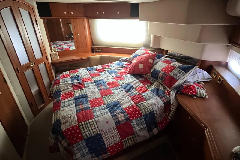 Slide: The Image of Cruisers 4450 Express Motoryacht 2000 - 102