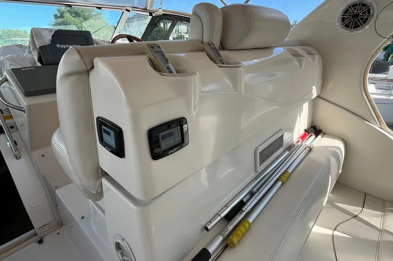 Slide: The Image of Cruisers 4450 Express Motoryacht 2000 - 103