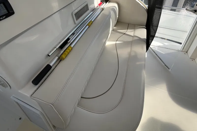 Slide: The Image of Cruisers 4450 Express Motoryacht 2000 - 104