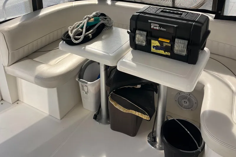 Slide: The Image of Cruisers 4450 Express Motoryacht 2000 - 50