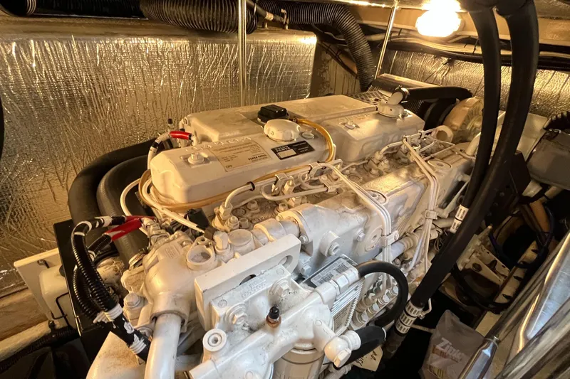 Slide: The Image of Cruisers 4450 Express Motoryacht 2000 - 64