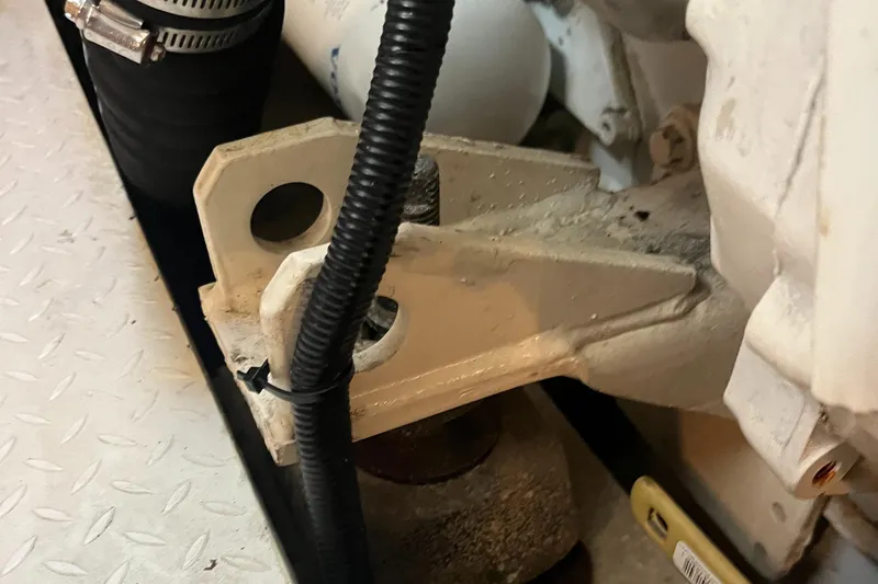 Slide: The Image of Cruisers 4450 Express Motoryacht 2000 - 73