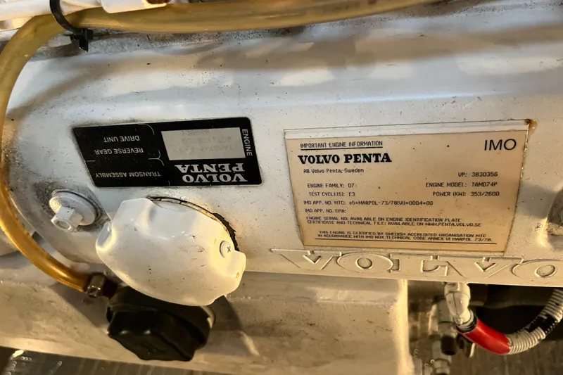 Slide: The Image of Cruisers 4450 Express Motoryacht 2000 - 79