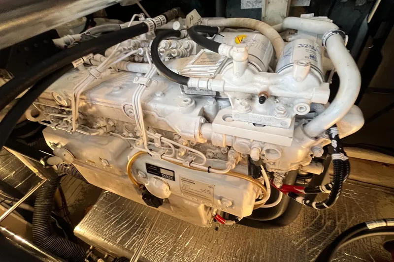 Slide: The Image of Cruisers 4450 Express Motoryacht 2000 - 82