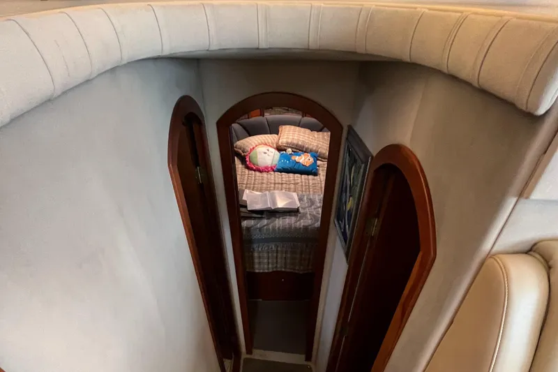 Slide: The Image of Cruisers 4450 Express Motoryacht 2000 - 86