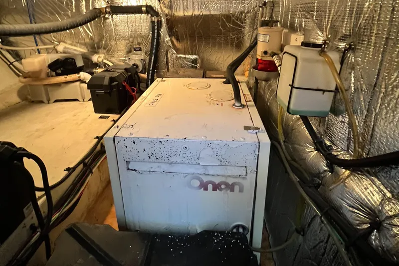 Slide: The Image of Cruisers Yachts 4450 Express Motoryacht 2000 - 66