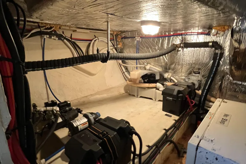 Slide: The Image of Cruisers Yachts 4450 Express Motoryacht 2000 - 67