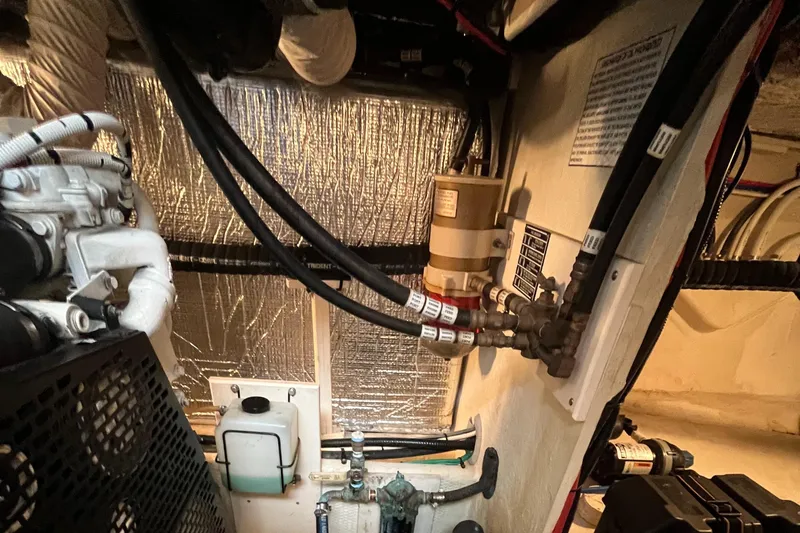 Slide: The Image of Cruisers Yachts 4450 Express Motoryacht 2000 - 68