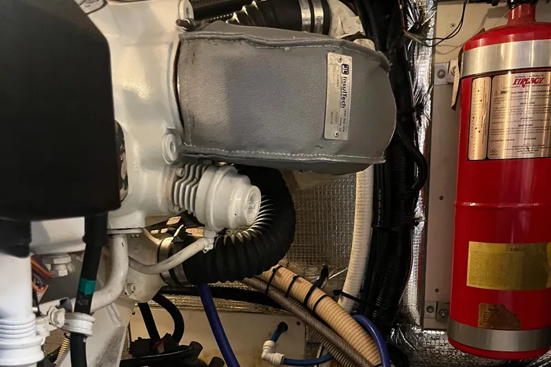 Slide: The Image of Cruisers Yachts 4450 Express Motoryacht 2000 - 74