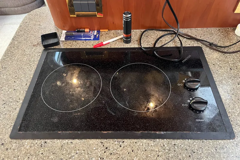 Slide: The Image of Cruisers Yachts 4450 Express Motoryacht 2000 - 95