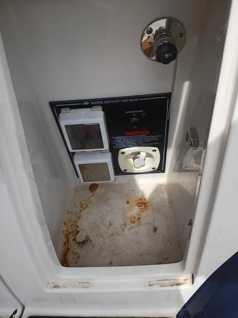 Slide: The Image of Monterey 260 SCR 2013 - 22