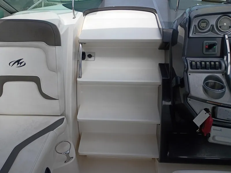 Slide: The Image of Monterey 260 SCR 2013 - 8