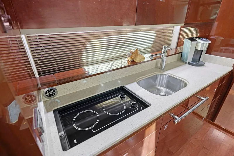 Slide: The Image of Sea Ray 43 Sundancer 2009 - 50