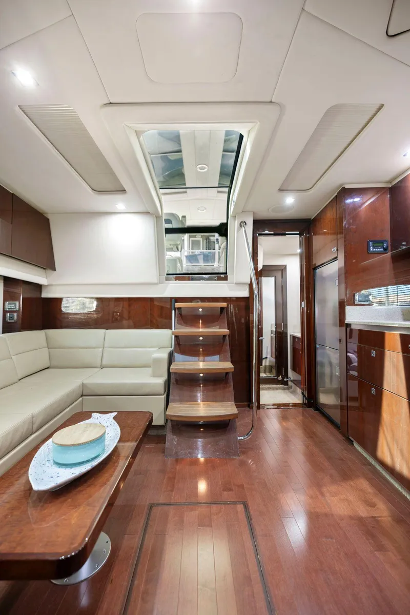 Slide: The Image of Sea Ray 43 Sundancer 2009 - 51