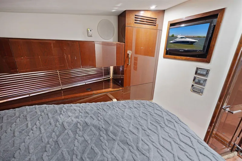 Slide: The Image of Sea Ray 43 Sundancer 2009 - 54