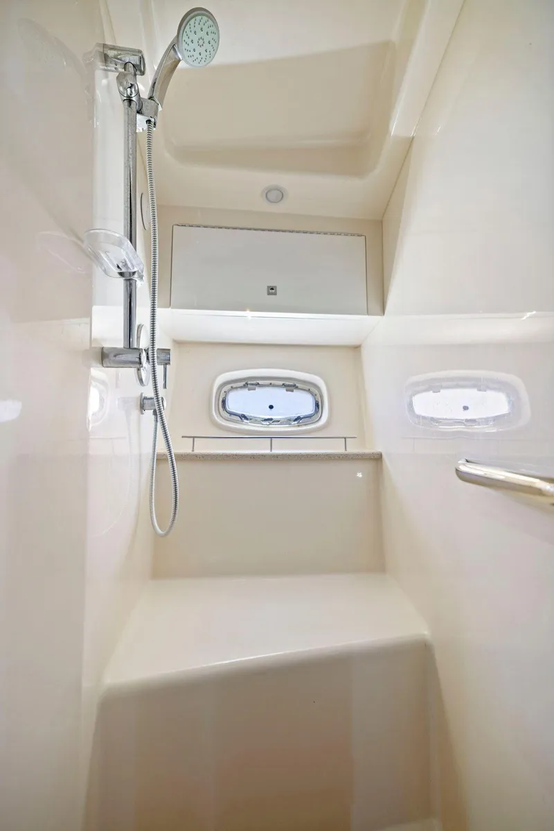 Slide: The Image of Sea Ray 43 Sundancer 2009 - 56