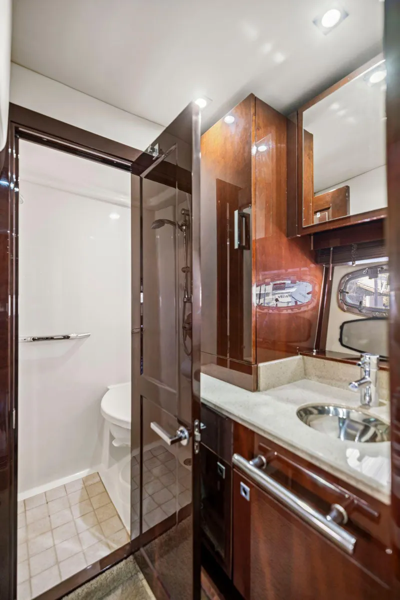 Slide: The Image of Sea Ray 43 Sundancer 2009 - 60