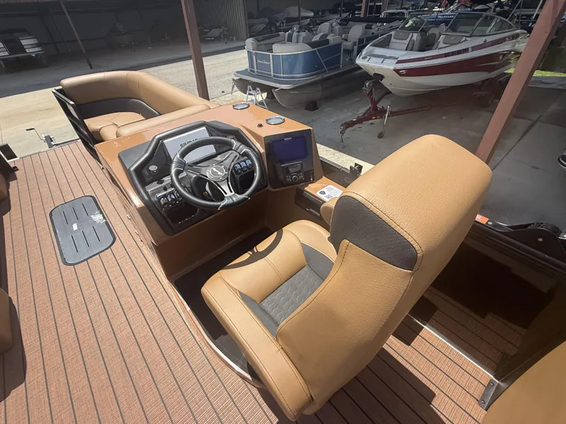 Slide: The Image of Bentley Pontoons Elite Admiral 253 2026 - 6