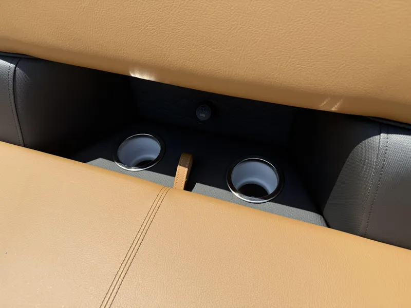 Slide: The Image of Bentley Pontoons Elite Admiral 253 2026 - 7