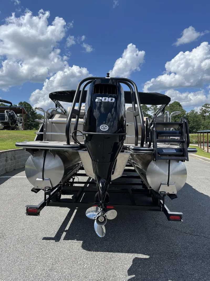 Slide: The Image of Bentley Pontoons Legacy 223 Swingback 3/4 Tube 2026 - 3