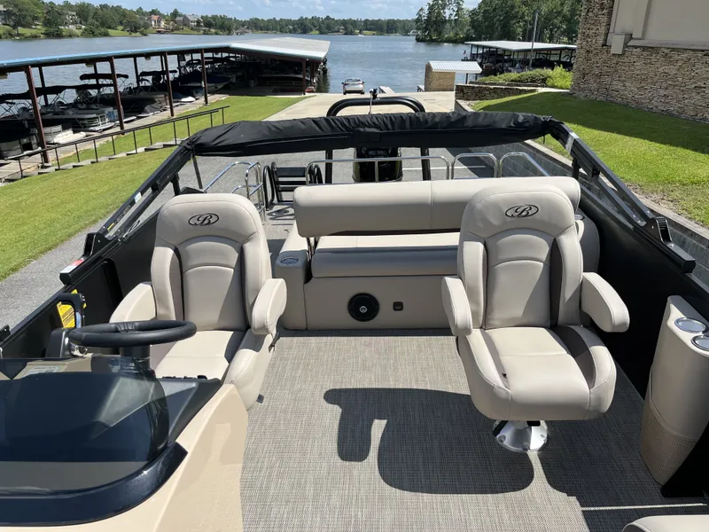Slide: The Image of Bentley Pontoons Legacy 223 Swingback 3/4 Tube 2026 - 5