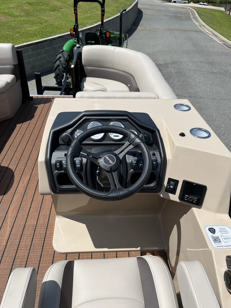 Slide: The Image of Bentley Pontoons Legacy Quad Swing Back 223 2026 - 5