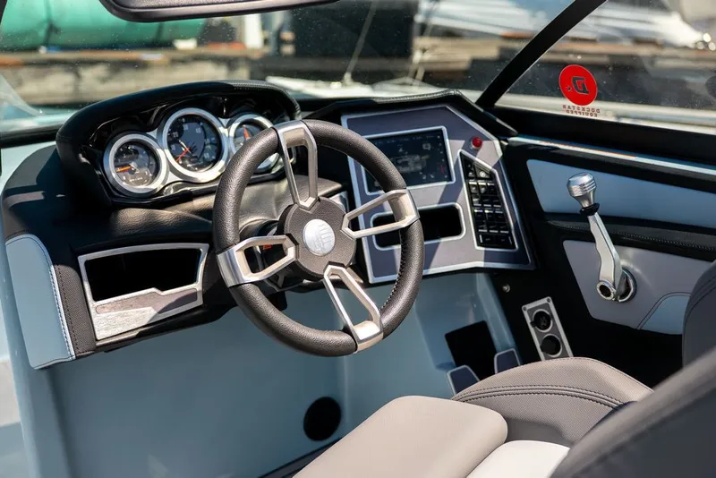 Slide: The Image of MasterCraft XT24 2022 - 10