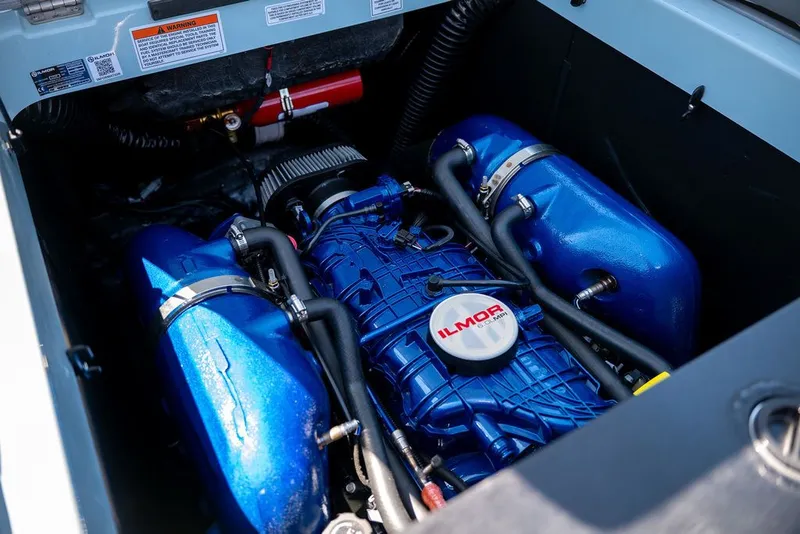 Slide: The Image of MasterCraft XT24 2022 - 15