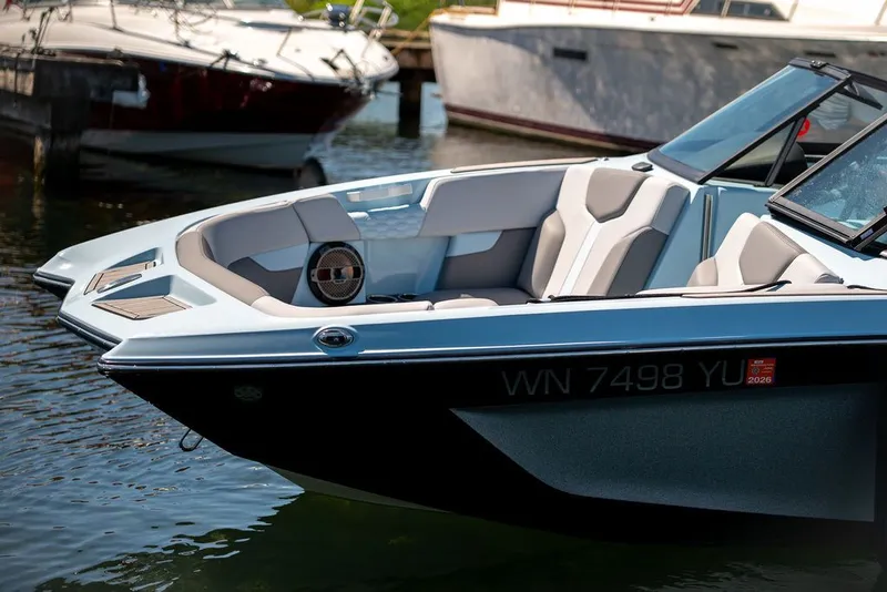 Slide: The Image of MasterCraft XT24 2022 - 3