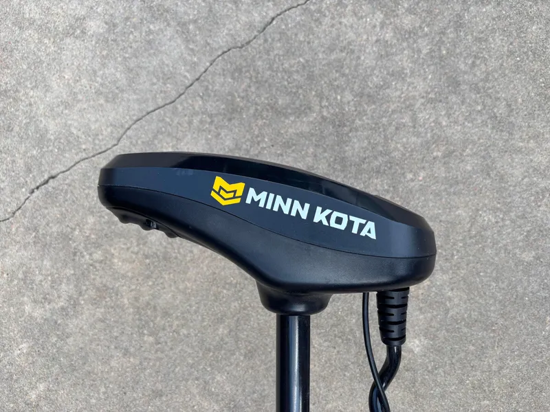Slide: The Image of Minn Kota trolling motor on Tahoe Pontoon GT 2585 RF, 2022 model. - 23
