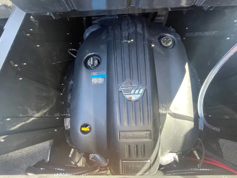 Slide: The Image of Malibu Wakesetter 23 LSV 2025 - 19