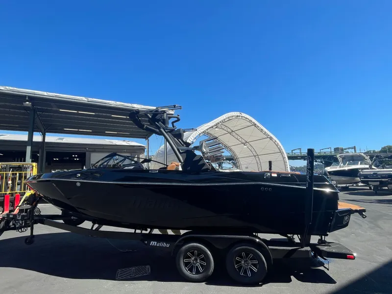Slide: The Image of Malibu Wakesetter 23 LSV 2025 - 5