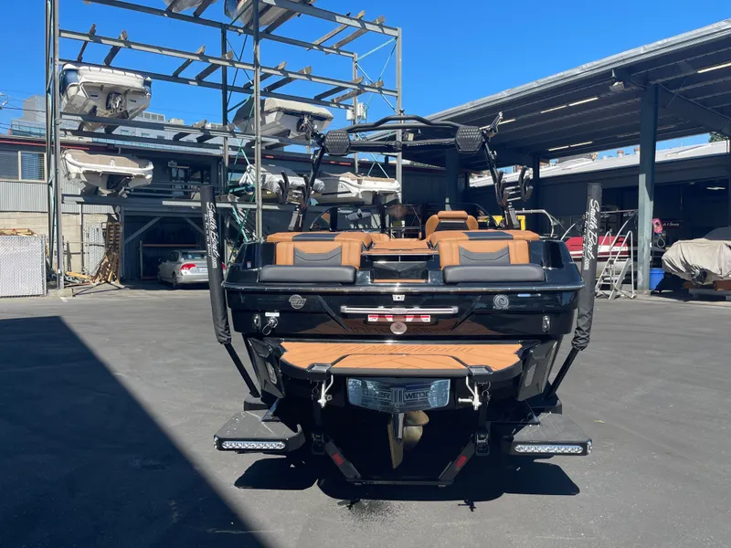 Slide: The Image of Malibu Wakesetter 23 LSV 2025 - 7