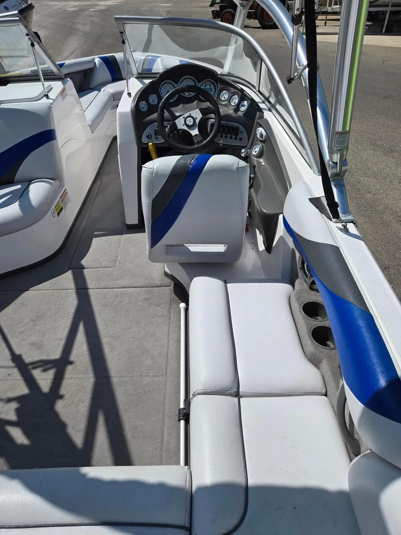 Slide: The Image of Moomba Mobius LSV 2006 - 8