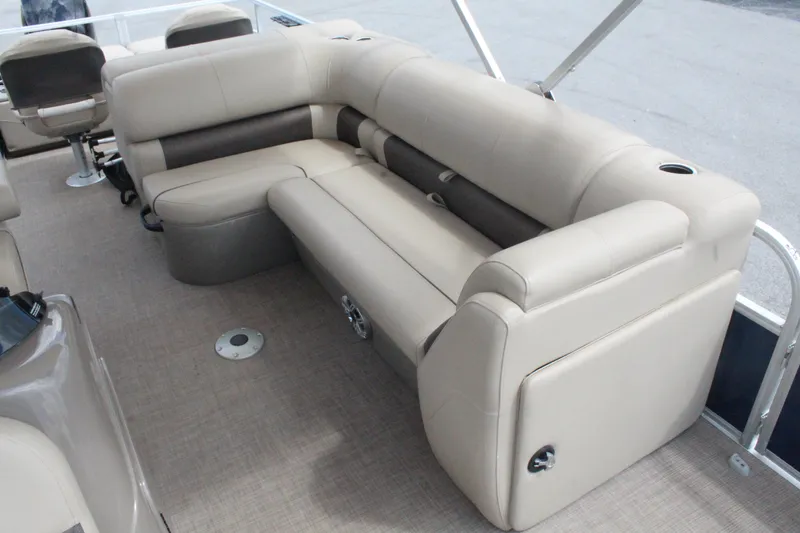 Slide: The Image of Tracker Fishin Barge 22 DLX 2023 - 11