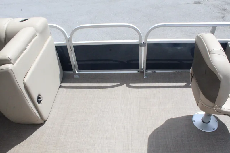Slide: The Image of Tracker Fishin Barge 22 DLX 2023 - 12