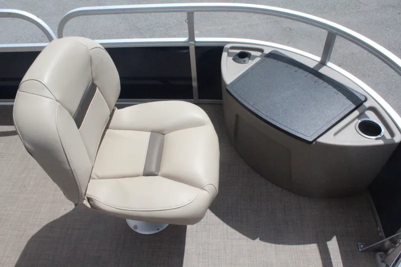 Slide: The Image of Tracker Fishin Barge 22 DLX 2023 - 15