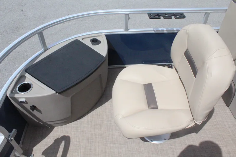 Slide: The Image of Tracker Fishin Barge 22 DLX 2023 - 16