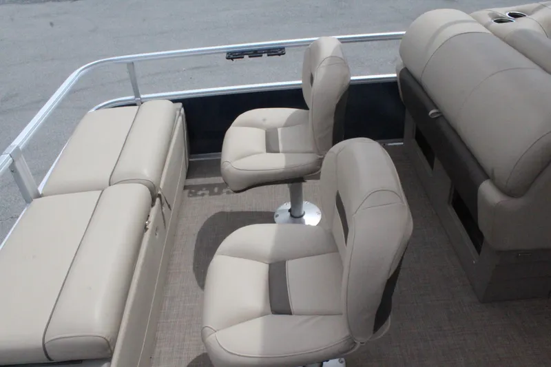 Slide: The Image of Tracker Fishin Barge 22 DLX 2023 - 17