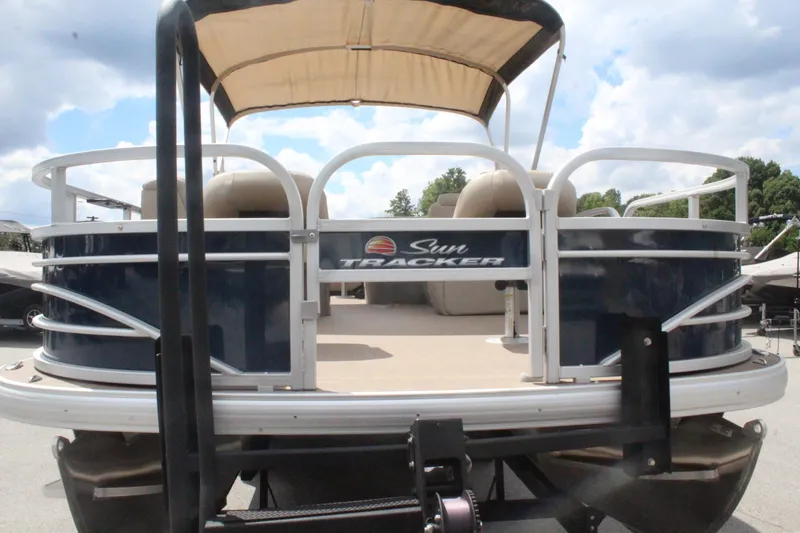 Slide: The Image of Tracker Fishin Barge 22 DLX 2023 - 4