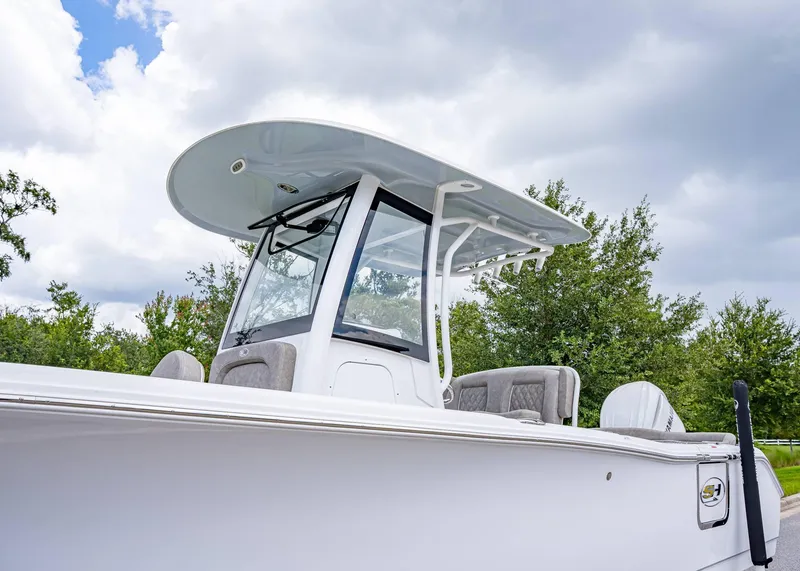 Slide: The Image of Sea Hunt Ultra 255 SE 2026 - 3