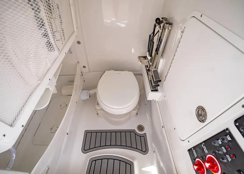 Slide: The Image of Sea Hunt Ultra 255 SE 2026 - 30