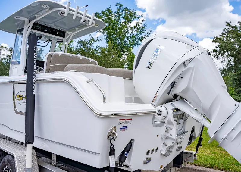 Slide: The Image of Sea Hunt Ultra 255 SE 2026 - 5