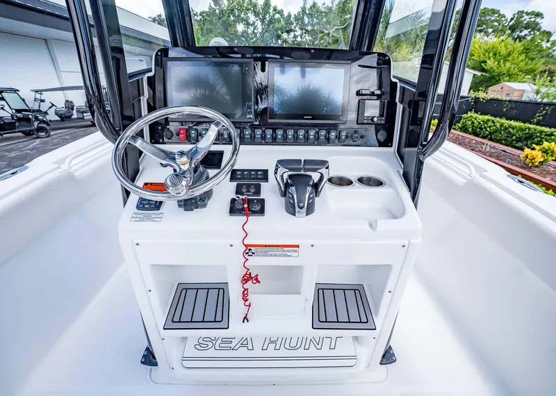 Slide: The Image of Sea Hunt Ultra 265 SE 2021 - 20