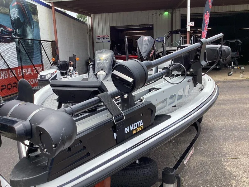 Slide: The Image of Phoenix Bass Boat 721 ProXP 2023 - 19