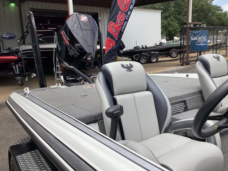 Slide: The Image of Phoenix Bass Boat 721 ProXP 2023 - 22
