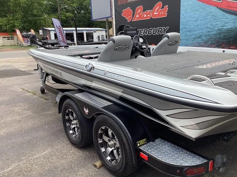 Slide: The Image of Phoenix Bass Boat 721 ProXP 2023 - 26