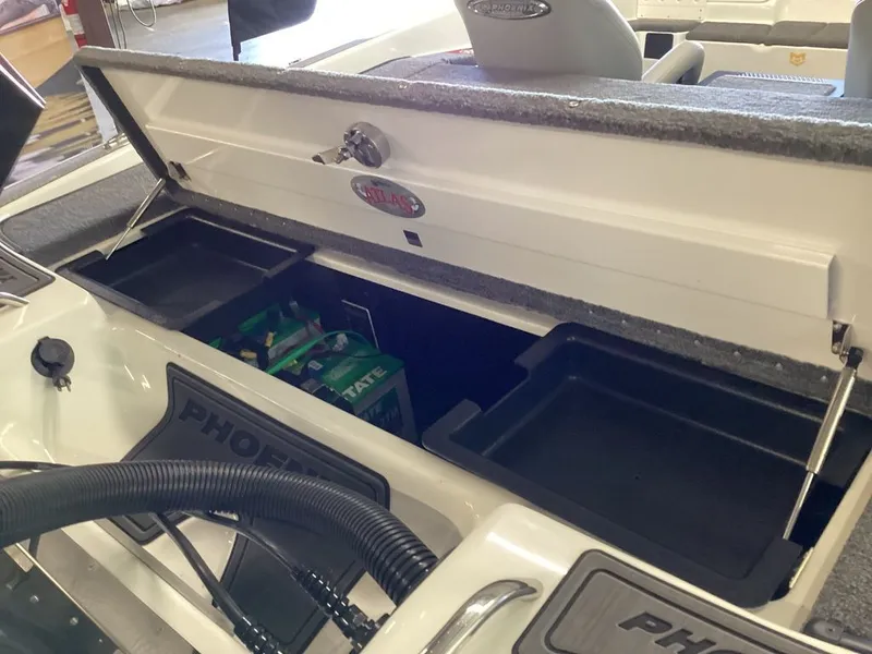 Slide: The Image of Phoenix Bass Boat 721 ProXP 2023 - 27